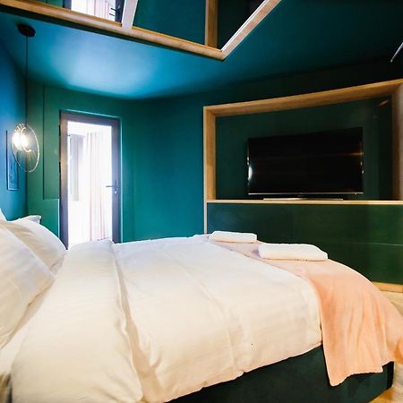 Green Velvet City Retreat Орадя Экстерьер фото