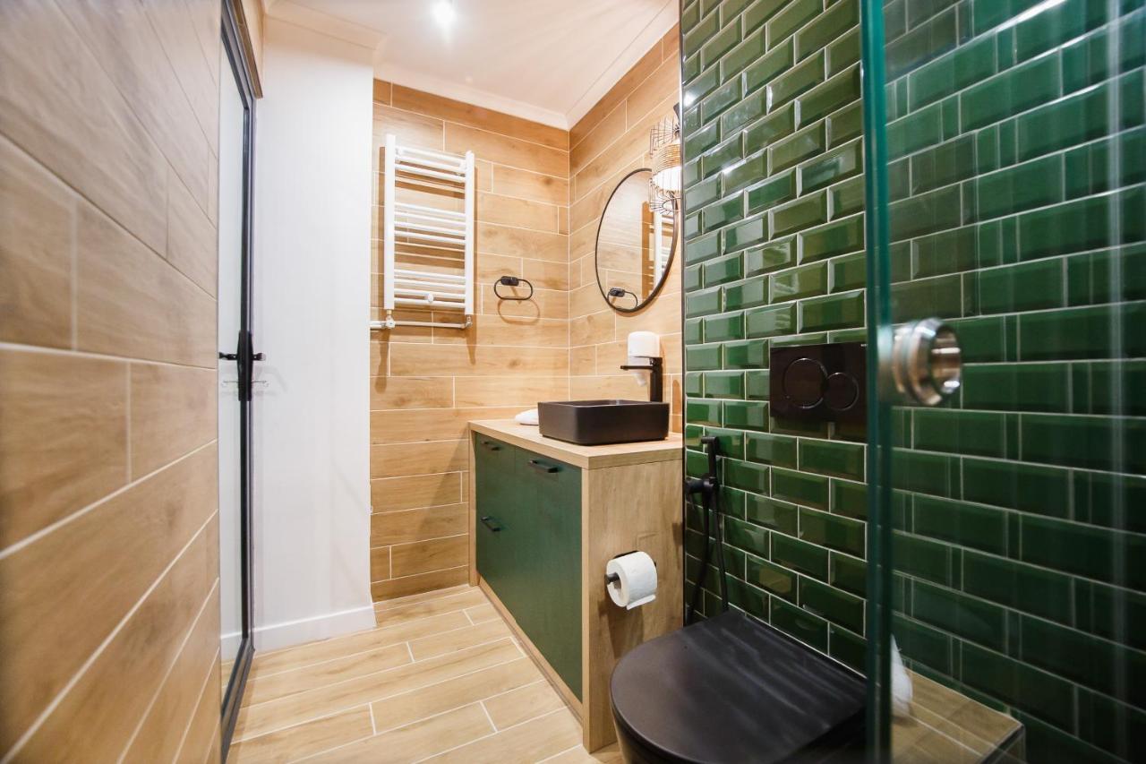 Green Velvet City Retreat Орадя Экстерьер фото