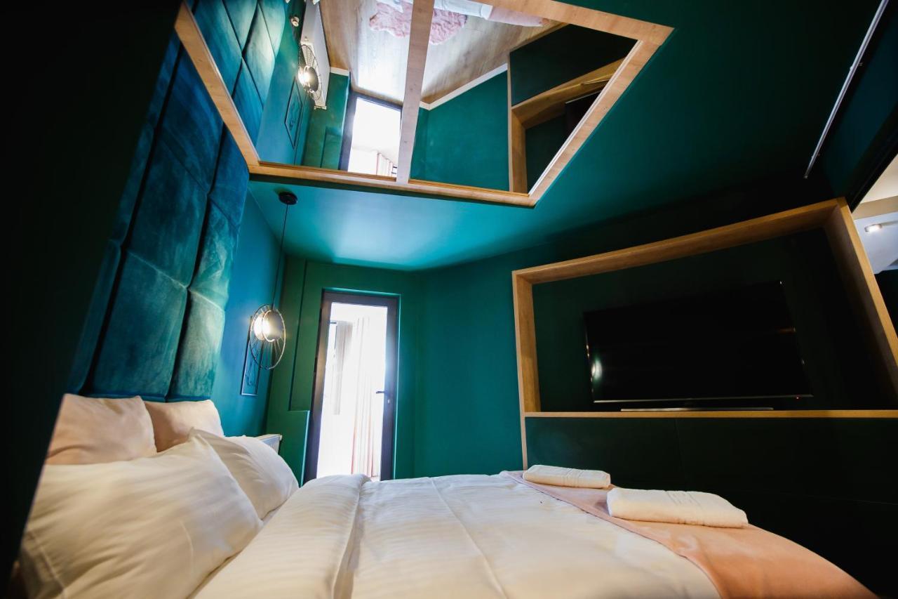 Green Velvet City Retreat Орадя Экстерьер фото
